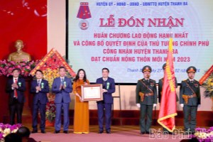 Thanh Ba đón nhận Huân chương Lao động hạng Nhất và Bằng công nhận huyện đạt chuẩn nông thôn mới