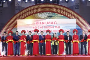 Khai mạc Hội chợ Thương mại và sản phẩm OCOP Phú Thọ năm 2025
